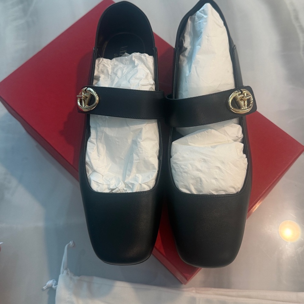 Valentino square toe Leather Mary Jane Flats with Gold Buckle - Picture 8 of 9